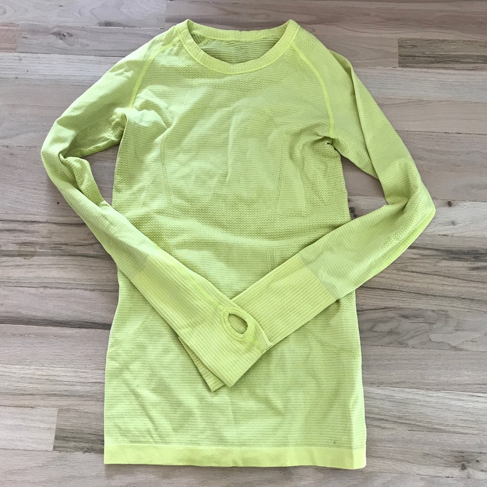 Lululemon running top